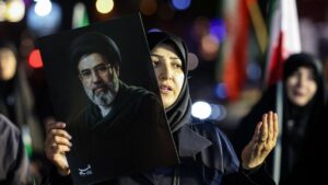 LÍDER SUPREMO IRÁN | El líder supremo de Irán está «inconsciente y recibiendo tratamiento en Qom», según ‘The Times’