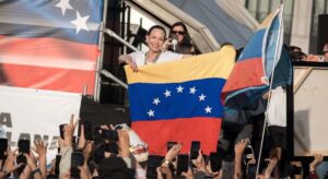 La Embajada de Venezuela en Madrid pide disculpas por el «discurso de odio» de Carlos Baute