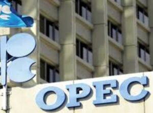 La OPEP+ vuelve a subir cuotas de producción en 206.000 barriles por día