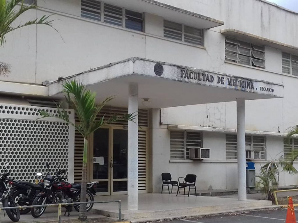 La UCV cumple con el paro universitario de 24 horas por mejoras salariales (VIDEO)