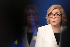 La Unión Europea presenta su aplicación para verificar la edad de los usuarios en internet | elperiodico.com