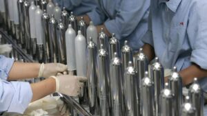 La carestía de preservativos por la guerra de Irán amenaza la prevención del sida en África