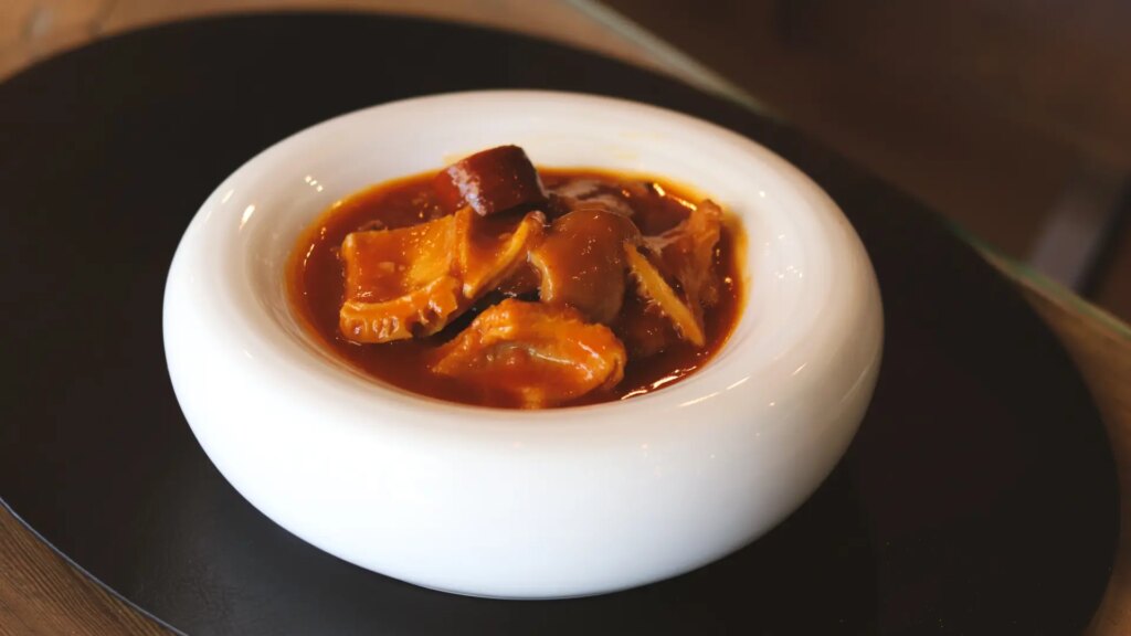 La cervecería en pleno centro de Madrid donde encontrar los mejores callos de la ciudad (y del mundo)