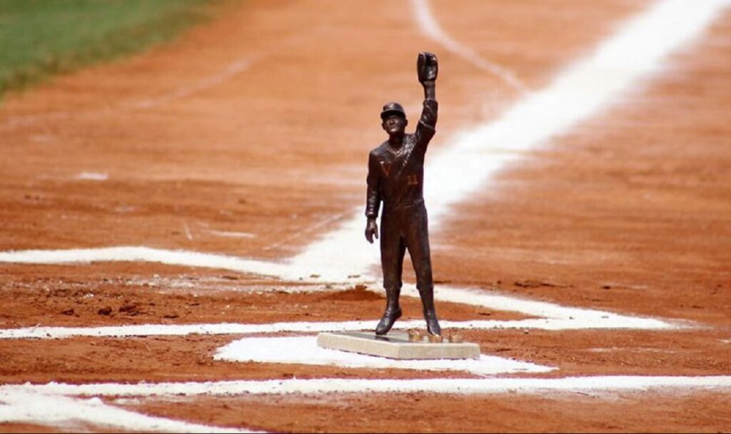 La estatuilla del premio Luis Aparicio se exhibirá en Cooperstown