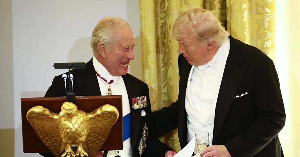 La miel de la Casa Blanca y el escritorio de un viejo buque militar, símbolos de la diplomacia entre Carlos III y Trump