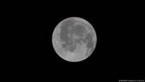 La misión Artemis II cerca de entrar en la órbita lunar
