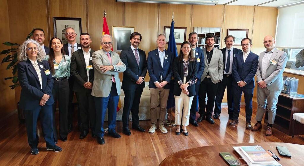 La patronal hidroeléctrica internacional pide al Gobierno un plan urgente para impulsar el bombeo y evitar el "desperdicio energético"