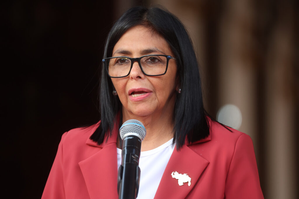 La respuesta de Delcy Rodríguez tras la decisión de EE UU de retirarla de la lista de sancionados