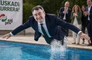 La reunión anulada por Esteban iba a ser en Bilbao con Antonio Hernando y Andueza para hablar de reforma estatutaria | europapress.es