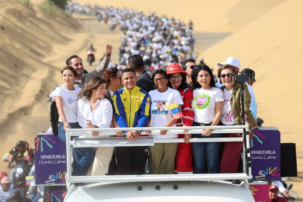 La sucesora de Maduro siguiendo sus pasos: salió bailando en televisión mientras se confirmaba la masacre en Yare (VIDEO)