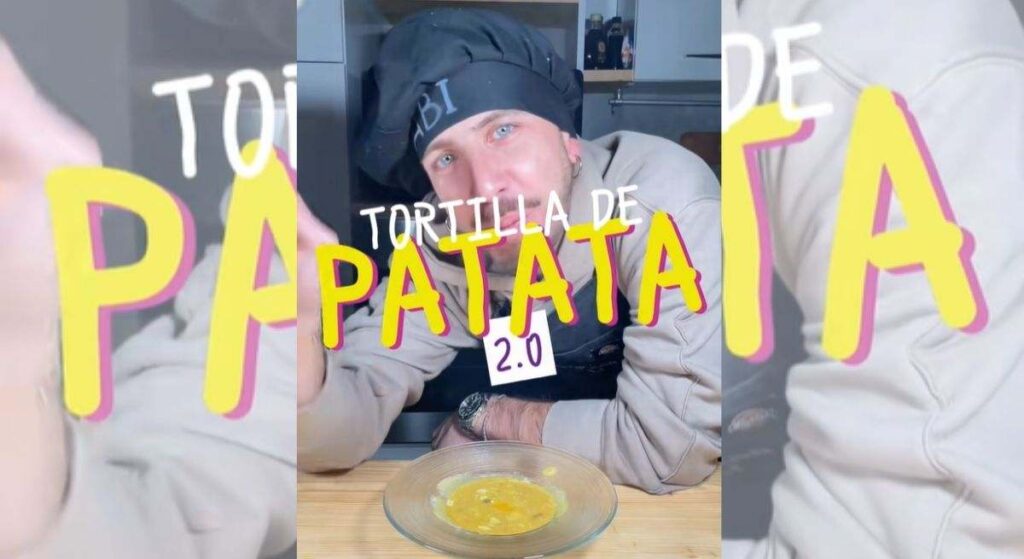 La tortilla de patata más deliciosa no tiene forma de tortilla y lleva caldo de carne: así es la receta viral que reinventa el plato típico español