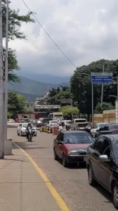 Larga fila para ingresar a San Antonio