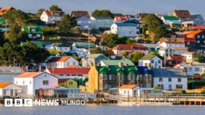 Las Malvinas/Falklands «pertenecen a Reino Unido», dice el gobierno británico tras reportes de que EE.UU. estaría revisando su posición sobre las disputadas islas