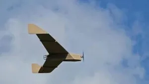Las guerras de Ucrania e Irán abren el negocio de los drones de cartón para ataques aéreos masivos