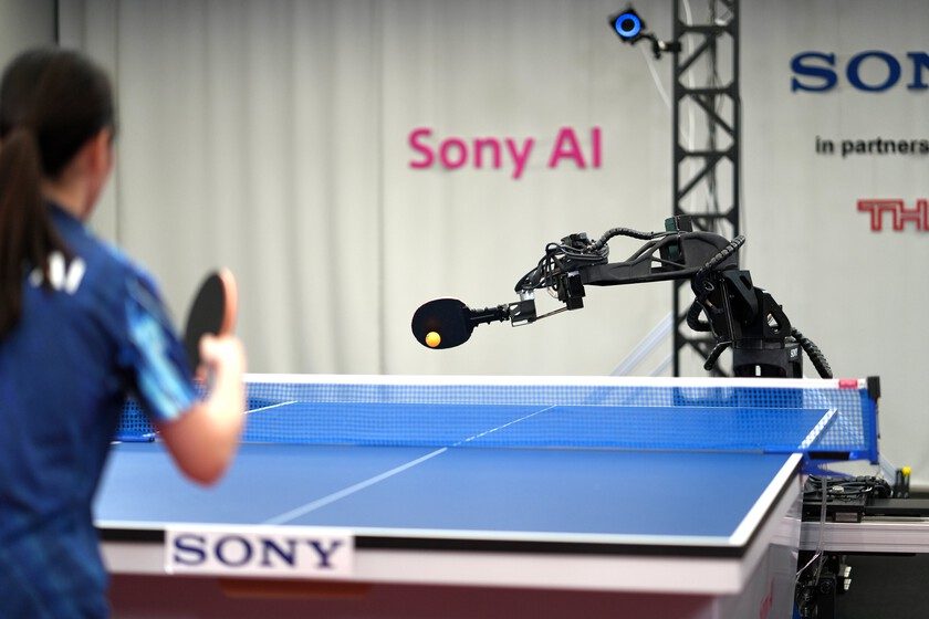 Las máquinas ya nos ganaban al ajedrez y al go. Ahora están a punto de ganarnos en algo mucho más difícil: el ping pong