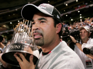 Leyenda de Ozzie pica y se extiende