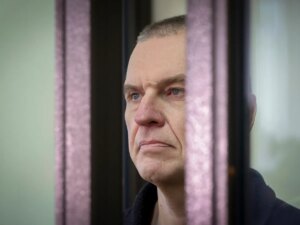 Liberado el periodista Andrzej Poczobuten, último premio Sájarov, en un intercambio de prisioneros con Bielorrusia | elmundo.es