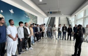 Llegan 328 migrantes venezolanos en vuelo de repatriación desde Estados Unidos