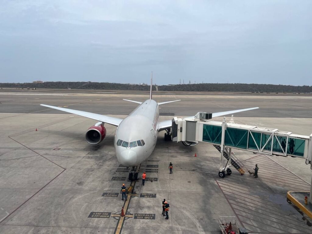 Llegó a Maiquetía un nuevo vuelo con más de 320 migrantes venezolanos deportados de EEUU