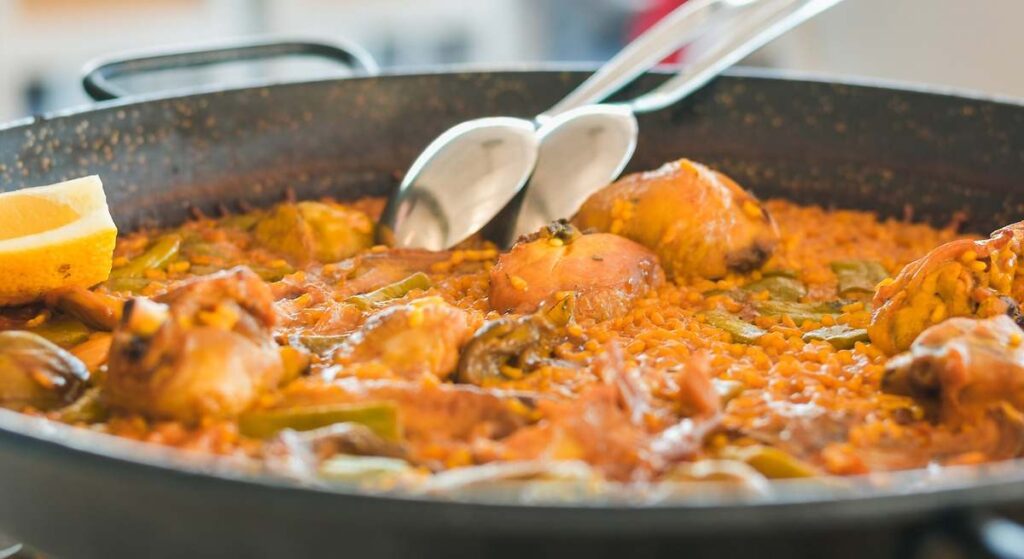 "Lo podéis consumir o a la paella o a la brasa, pero vais a pagar 5 euros más porque se ha puesto de moda"