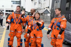 Los astronautas de Artemis II comienzan su segunda jornada con ejercicios físicos para minimizar la pérdida muscular | europapress.es