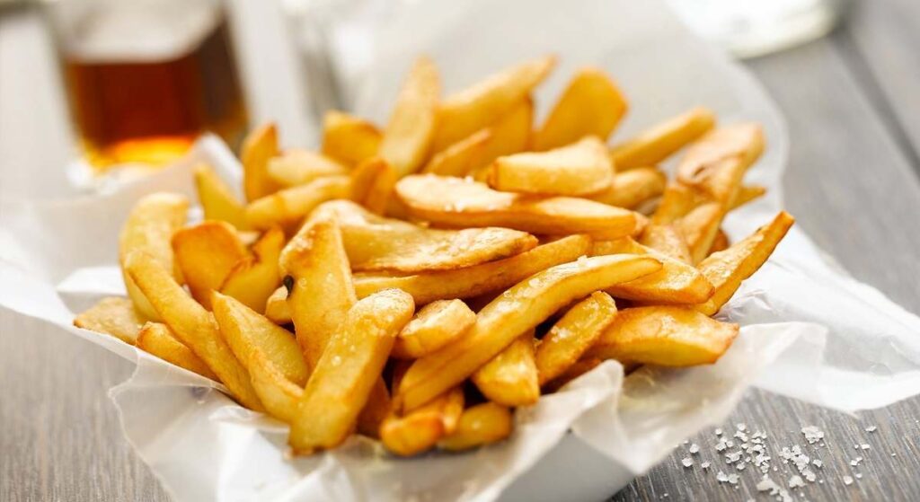 Los británicos coinciden: blanquear las patatas con vinagre puede parecer una buena opción, pero los que saben cocinar las preparan así