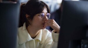Los estudiantes están perdiendo la capacidad de debatir en clase porque delegan su razonamiento en la IA