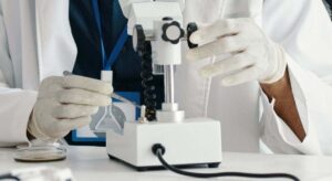 Los expertos coinciden en que identificar este mecanismo en la fibrosis hepática puede marcar un antes y un después en su tratamiento