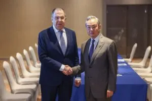 Los ministros de Exteriores de China y Rusia piden un «alto el fuego inmediato» en Irán – AlbertoNews