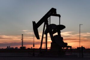 Los precios del petróleo bajan antes de las posibles conversaciones entre Estados Unidos e Irán, las bolsas suben – AlbertoNews