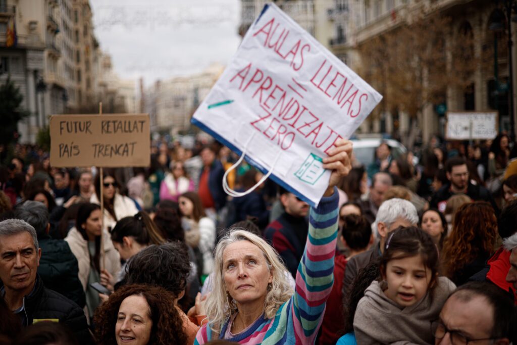 Los sindicatos convocan a los docentes valencianos a una huelga indefinida a partir del 11 de mayo