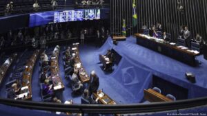 Lula sufre histórica derrota en Senado antes de elecciones