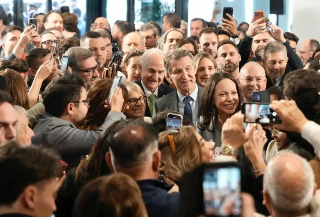 Machado recibe las llaves de Madrid, “símbolo de la apertura a la libertad venezolana”