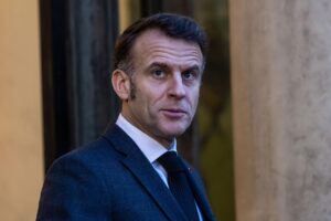 Macron insta a EEUU e Irán a reanudar conversaciones para evitar escalada y abrir Ormuz