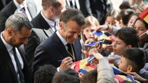 Macron presiona a Andorra para que acepte el acuerdo de asociación con la UE: «De lo contrario la puerta se cerrará” | elperiodico.com