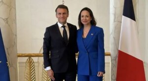 Macron recibe en el Palacio del Elíseo a María Corina Machado