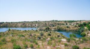 Madrid blinda la mina de Tolsadeco para asegurar la sepiolita, un mineral clave para que Europa reduzca su dependencia de China