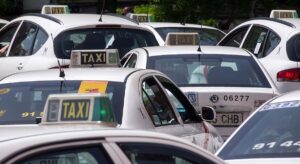 Madrid extremará la vigilancia en los taxis: quiere equiparlos con cámaras para evitar incidentes y hacer más seguros los viajes
