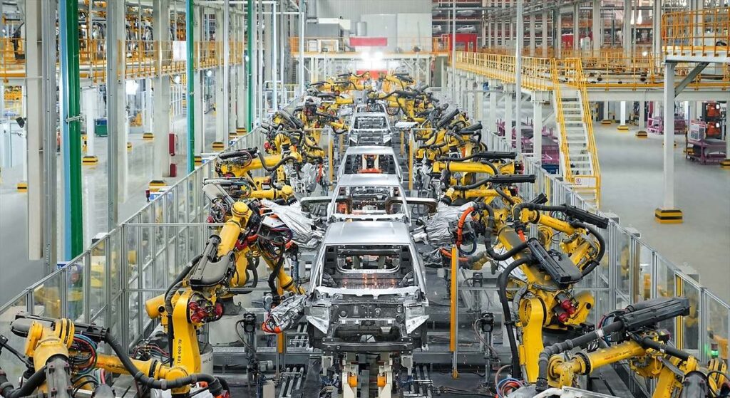 Marc Sachon (IESE): "El 'software' es el punto débil de la automoción en Europa"