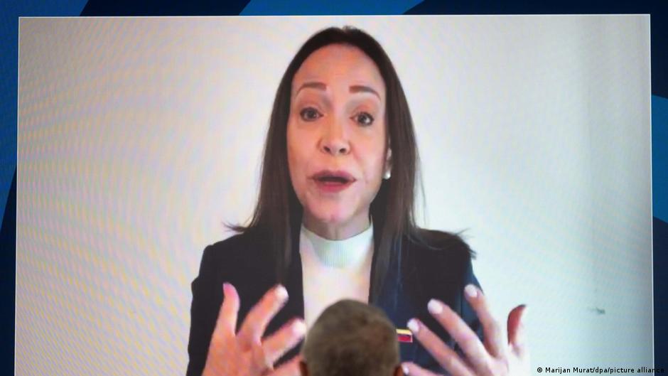 María Corina Machado pide elecciones "lo antes posible"