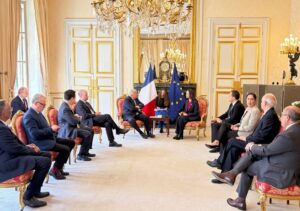 María Corina Machado y el presidente del Senado de Francia