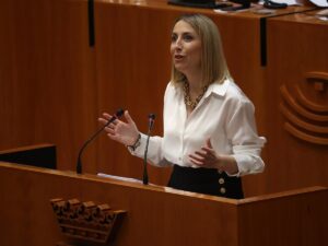 María Guardiola defiende el acuerdo con Vox para formar un gobierno «duradero, fiable» y que «consolide el cambio» | europapress.es
