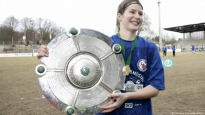 Marie-Louise Eta hace historia en la Bundesliga