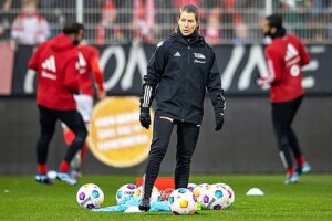 Marie-Louise Eta, la primera ‘mister’ de las grandes ligas con «solo fútbol en la cabeza» | elmundo.es