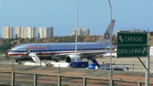 Más de 1.000 dólares cuestan boletos Miami-Caracas por American Airlines