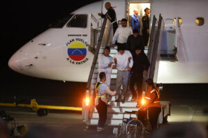 Más de 260 venezolanos vuelven al país en un vuelo de repatriación desde Estados Unidos