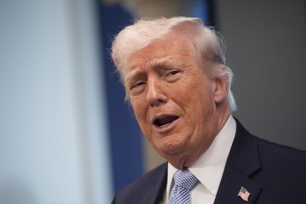 Médico cercano a Trump reveló la inusual creencia del presidente de EEUU
