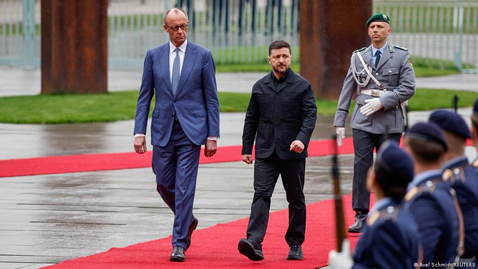 Merz prepara reunión para reactivar paz en Ucrania