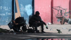 Milei festeja la reducción de la pobreza en Argentina, pero… ¿son ciertas las cifras oficiales? | elperiodico.com