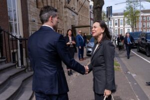 Ministro de Asuntos Exteriores de Países Bajos, satisfecho con visita de María Corina Machado: «Abordamos los desarrollos actuales de Venezuela» – AlbertoNews